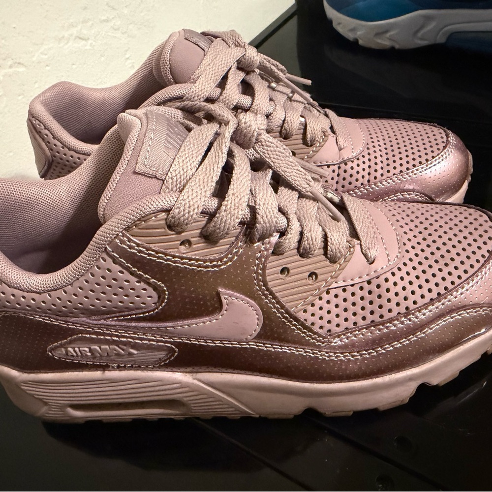 Nike Air Max 90
Elemental Rose (GS)